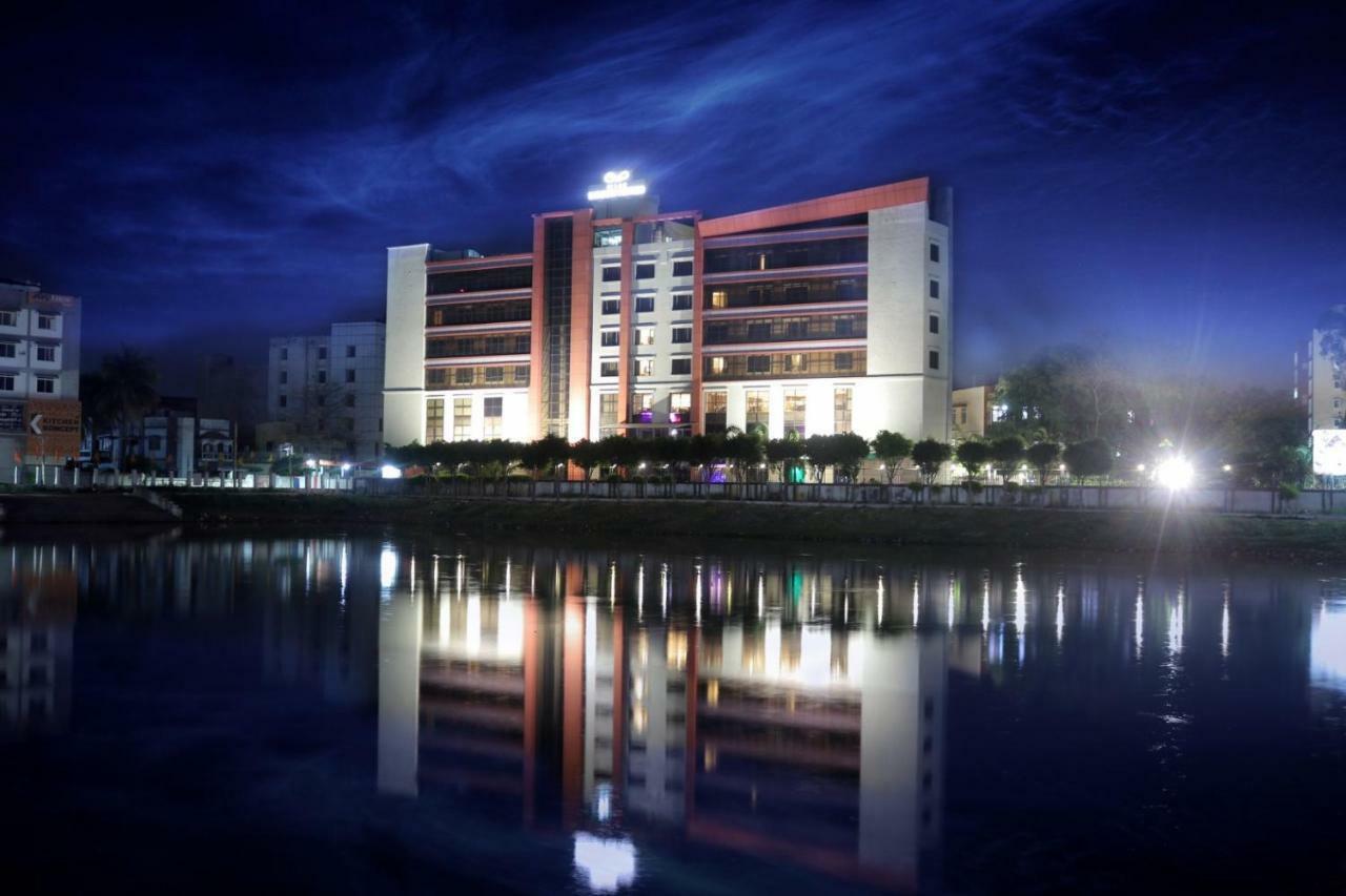 Le Lac Sarovar Portico- Ранчи Экстерьер фото